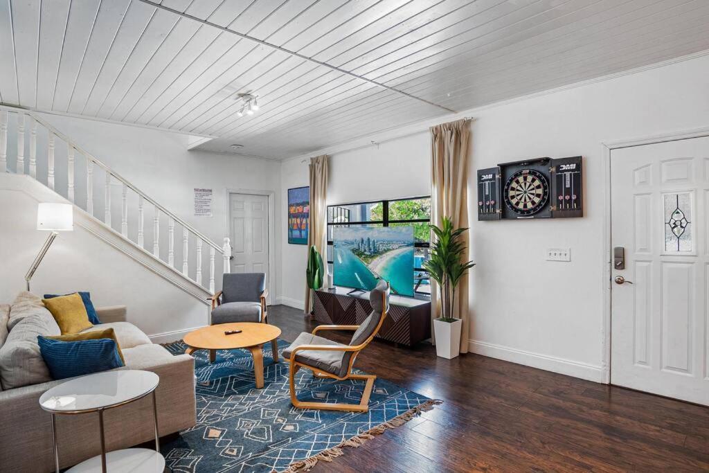 Spacious West Brickell Getaway, 4bedroom2bath Holiday home Miami
